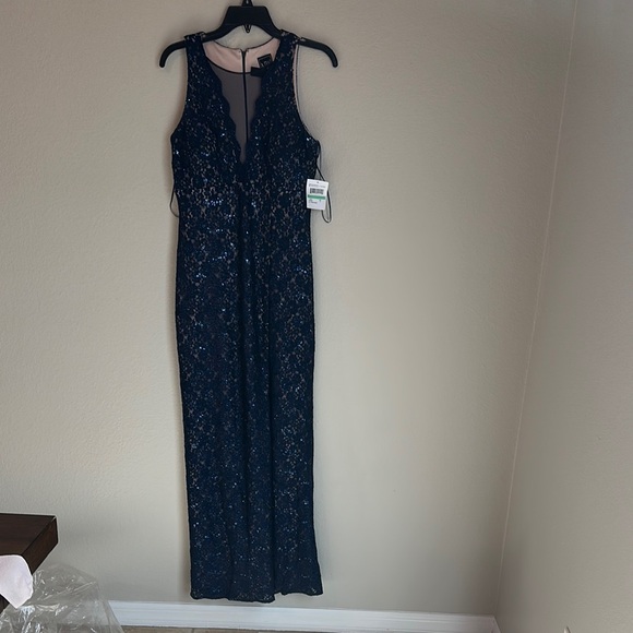 NW Dresses & Skirts - NWT Elegant Navy Lace Evening Gown size 8